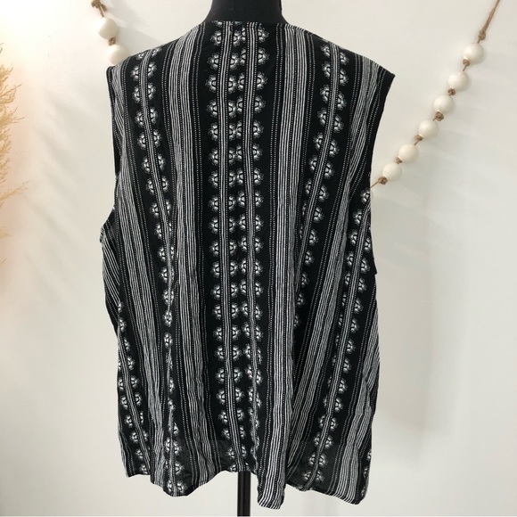 Falls Creek Sleeveless Blouse Black & White Plus Size 3X - Picture 5 of 11